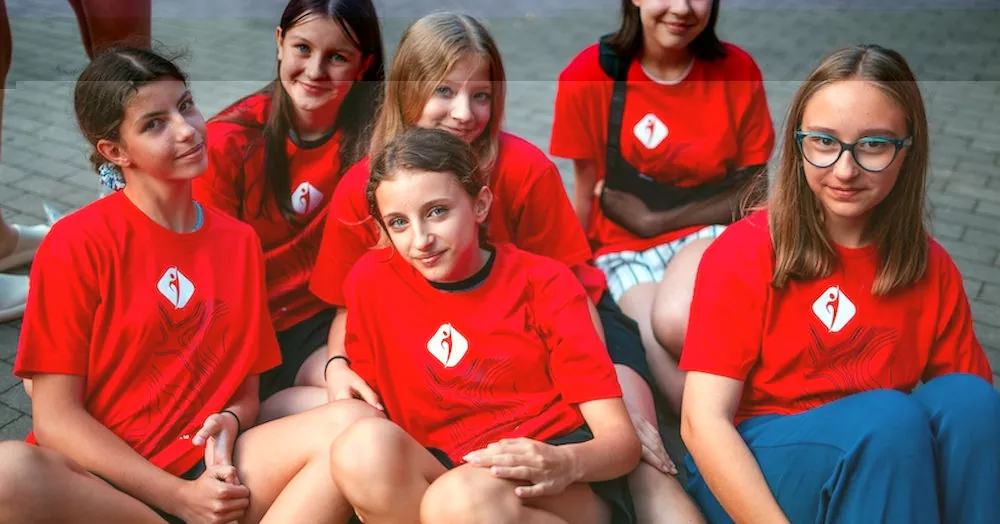 Dziecko nie chce jechać na obóz? Sprawdź, jak je zachęcić!