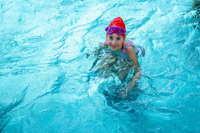 Pływanie na basenie w Cieszynie